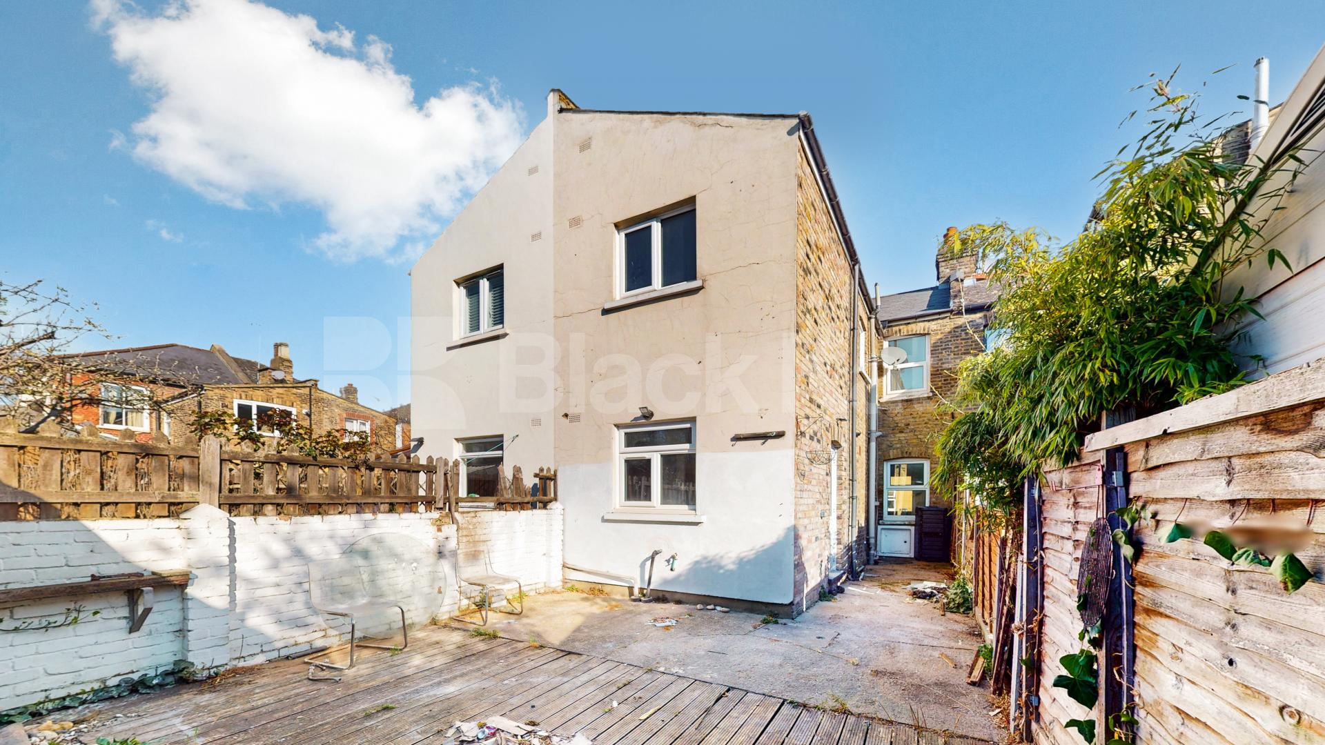 Newly refurbished house with a spacious lounge and high ceilings  Baronet Grove, Tottenham